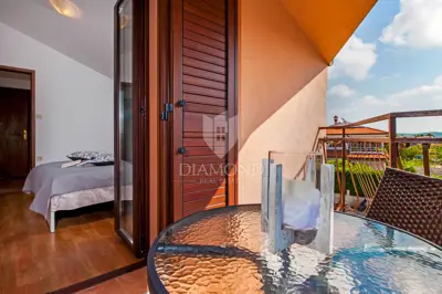 House 365 m², Rovinj - sea view and three residential units - 22
