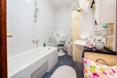 House 365 m², Rovinj - sea view and three residential units - 16