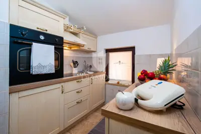 House 365 m², Rovinj - sea view and three residential units - 19