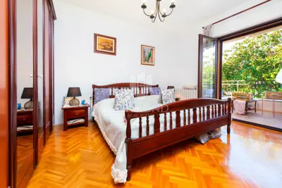 House 365 m², Rovinj - sea view and three residential units - 7
