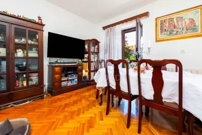 House 365 m², Rovinj - sea view and three residential units - 9