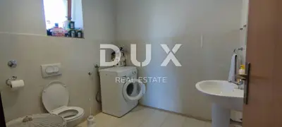 Haus 332 m², Petrići - 3 Wohneinheiten - 20