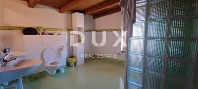 Haus 332 m², Petrići - 3 Wohneinheiten - 19