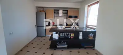 Haus 332 m², Petrići - 3 Wohneinheiten - 10