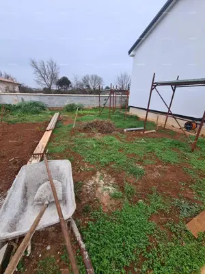 Kuća 90 m², Pula Centar - mirna lokacija - 16