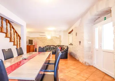 Haus 220 m², Žminj - renovierte und ruhige Lage - 6