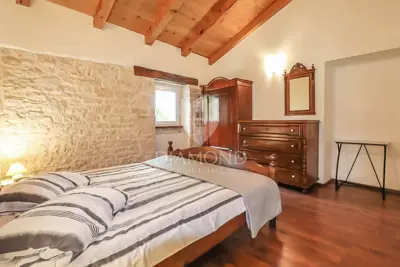 Haus 220 m², Žminj - renovierte und ruhige Lage - 13