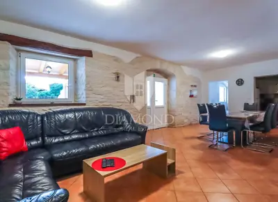 Haus 220 m², Žminj - renovierte und ruhige Lage - 8
