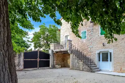 Haus 220 m², Žminj - renovierte und ruhige Lage - 2