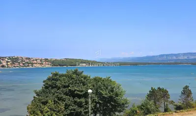 Kuća u nizu, Uvala Soline - prvi red do mora