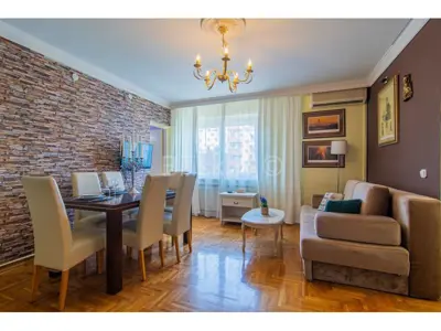 Apartment 55 m², Trešnjevka - North, parking space and loggia