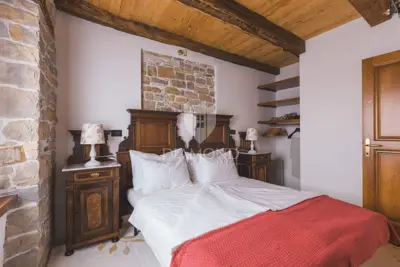 Haus, Oprtalj, Gewerberaum und 3 Apartments - 6