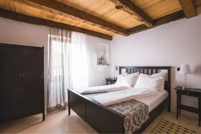 Haus, Oprtalj, Gewerberaum und 3 Apartments - 13