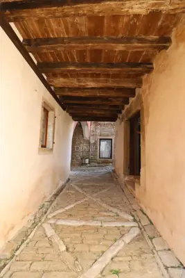 Haus, Oprtalj, Gewerberaum und 3 Apartments - 19