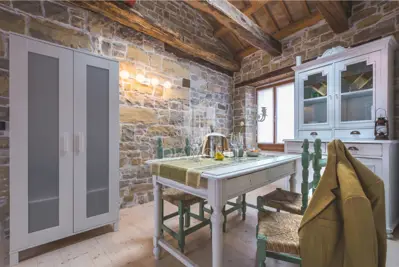 Haus, Oprtalj, Gewerberaum und 3 Apartments - 2
