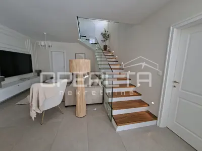 Haus zum Kauf in Ražanj, 220 m² - 12