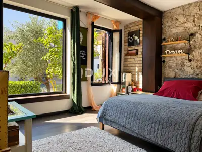 Haus 154 m², Šibenik - Zentrum, drei Wohnungen und Hof - 3