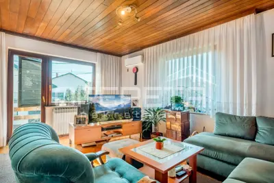 MIRNA ULICA, three separate residential units - 13