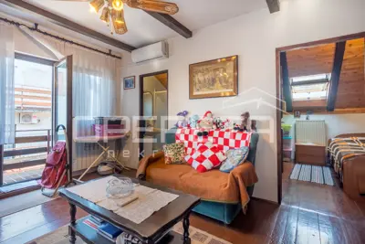 MIRNA ULICA, three separate residential units - 18