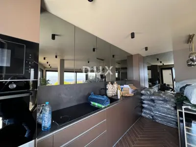 Haus zum Kauf in Sveta Jelena, 275 m² - 13