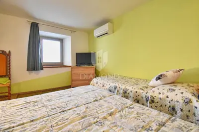 Haus 180 m², Grožnjan - großer Hof und Meerblick - 12