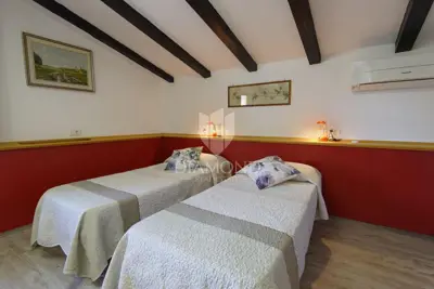 Haus 180 m², Grožnjan - großer Hof und Meerblick - 11