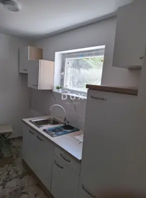 House 212 m², Kastav - move-in-ready basement and permits - 19