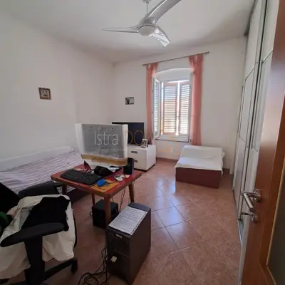 *Kuća sa dva manja stana u Šijani* - 2