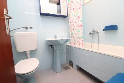 Rabac, kuća na prekrasnoj lokaciji - 12
