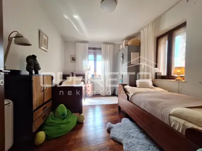 Renovirana kuća s 2 stana, Šibenik- Centar - 8