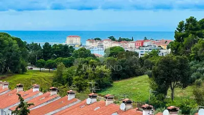 Wohnung, Poreč, Meerblick und überdachte Terrasse