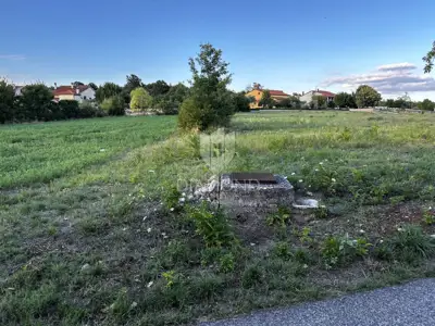 EKSKLUZIVNO Prostrano investicijsko zemljište u Svetom petru - 4