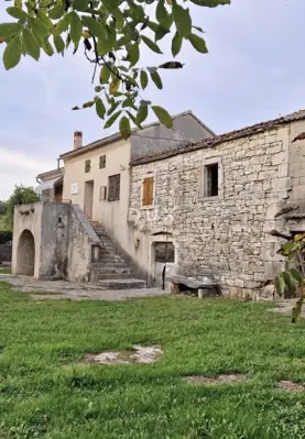 House 230 m², Kanfanar - original Istrian estate - 6