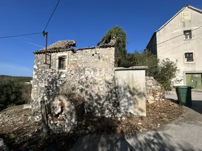 Houses 510 m², Mandalina - by the marina and with sea view