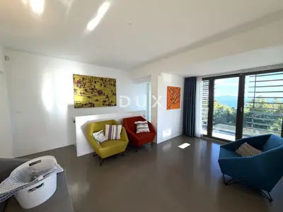 Haus zur Miete in Poljane, 500 m² - 3