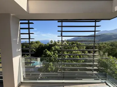 Haus zur Miete in Poljane, 500 m² - 12