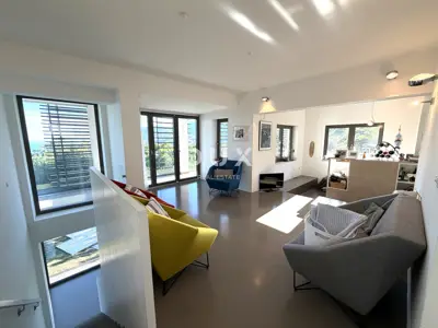 Haus zur Miete in Poljane, 500 m² - 5