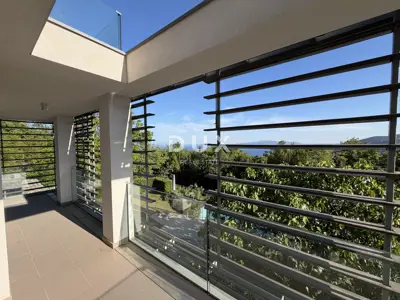 Haus zur Miete in Poljane, 500 m² - 13