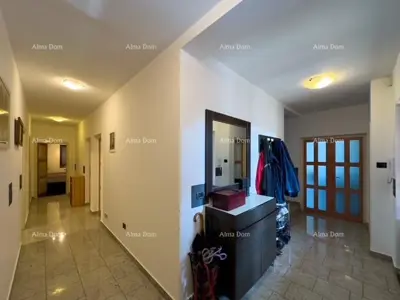 Villa 258 m², Bale, Pool und Gästehaus - 18