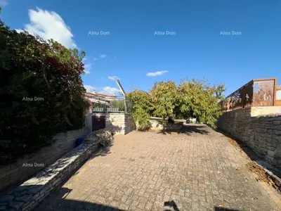 Villa 258 m², Bale, Pool und Gästehaus - 3