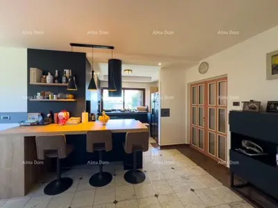 Villa 258 m², Bale, Pool und Gästehaus - 15
