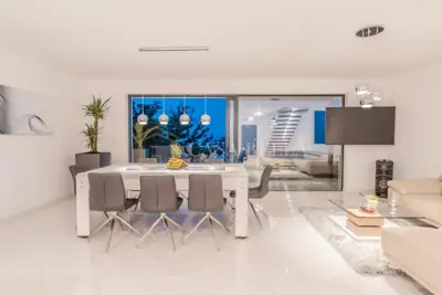Vila-Penthouse u Pobrima, pogled na more i bazen - 13