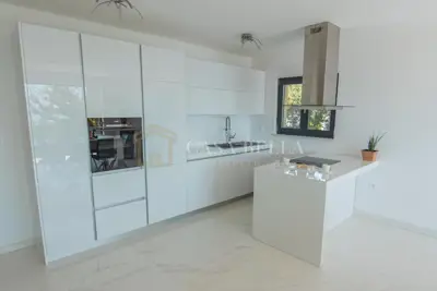 Vila-Penthouse u Pobrima, pogled na more i bazen - 21