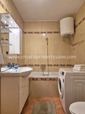 Stan 53,50 m², Split - pogled na more i lođa - 3
