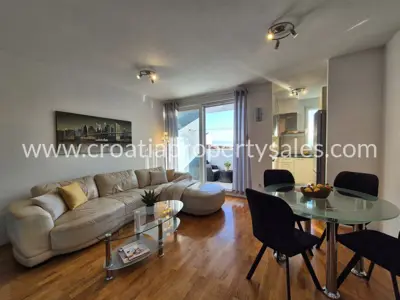 Wohnung 53,50 m², Split - Meerblick und Loggia