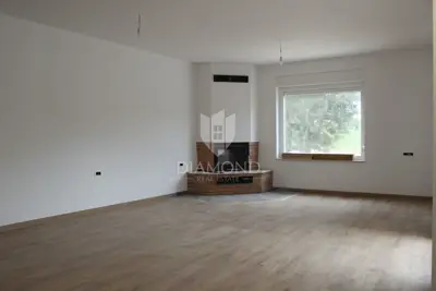 House 190 m², Svetvinčenat - peaceful location in greenery - 3