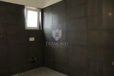 House 190 m², Svetvinčenat - peaceful location in greenery - 6
