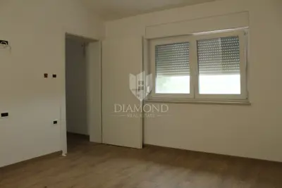 House 190 m², Svetvinčenat - peaceful location in greenery - 7