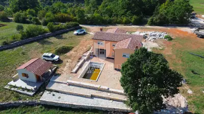 House 190 m², Svetvinčenat - peaceful location in greenery - 15