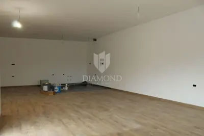 House 190 m², Svetvinčenat - peaceful location in greenery - 4